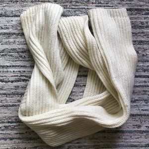 MODA wool scarf